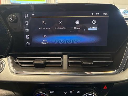 Used 2025 Chevrolet Trax LT w/ LT Convenience Package image 20