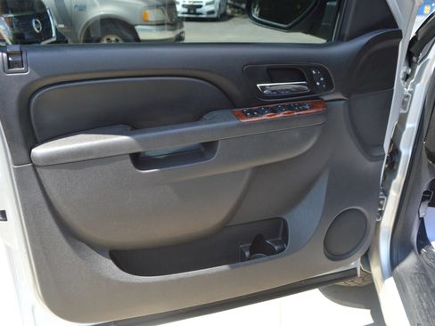 Used 2013 GMC Sierra 1500 SLT w/ SLT Convenience Package AWD/4WD image 14
