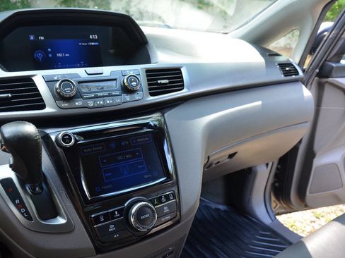 Used 2014 Honda Odyssey Touring Elite image 15