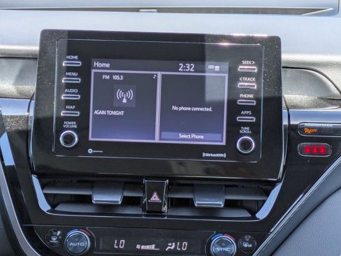 Used 2024 Toyota Camry SE w/ Convenience Package image 10