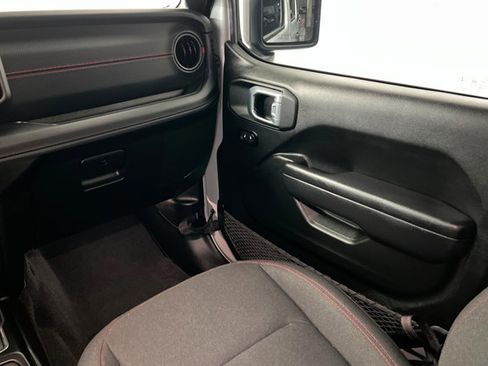 Used 2024 Jeep Wrangler Unlimited Rubicon w/ Technology Group AWD/4WD image 10