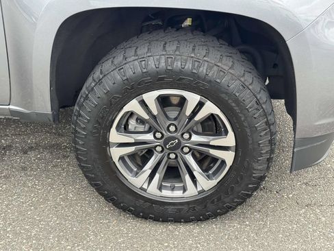 Used 2022 Chevrolet Colorado Z71 AWD/4WD image 7