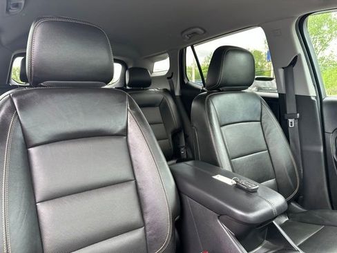 Used 2019 GMC Terrain SLT w/ Preferred Package AWD/4WD image 7