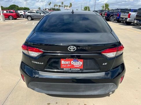 Certified 2025 Toyota Corolla LE FWD image 3