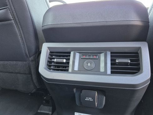 New 2025 Ford F250 Lariat w/ Black Appearance Package image 17