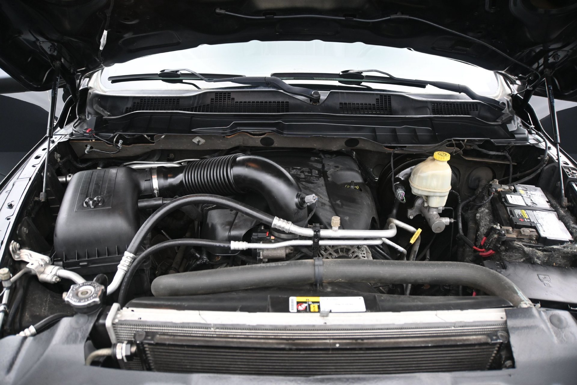 Used 2015 RAM 1500 Sport w/ Black Ram 1500 Sport Group AWD/4WD image 28
