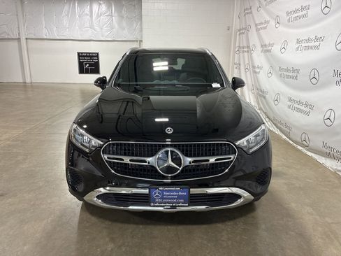 Used 2025 Mercedes-Benz GLC 300 GLC 300 image 2