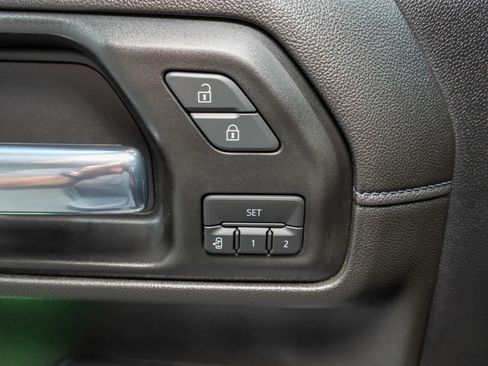 Used 2020 Chevrolet Silverado 2500 LTZ w/ Technology Package image 16