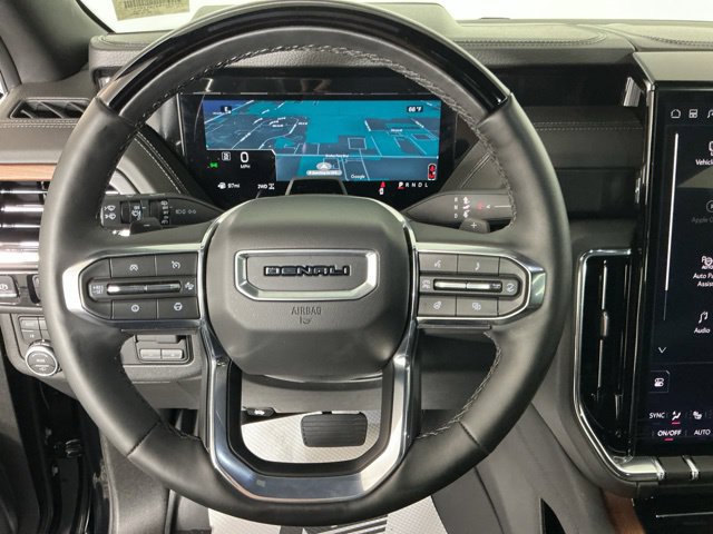 Used 2026 GMC Yukon Denali w/ Denali Reserve Package AWD/4WD image 17