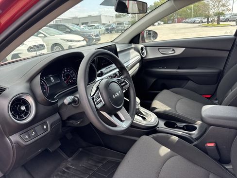 Certified 2024 Kia Forte LXS w/ LXS Technology Package image 23