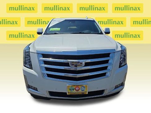Used 2019 Cadillac Escalade ESV Premium Luxury AWD/4WD image 16