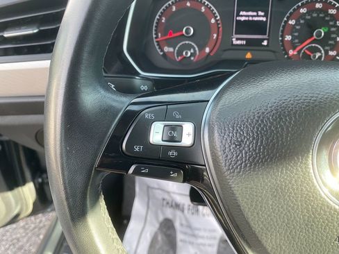 Used 2019 Volkswagen Jetta SE w/ Cold Weather Package image 16