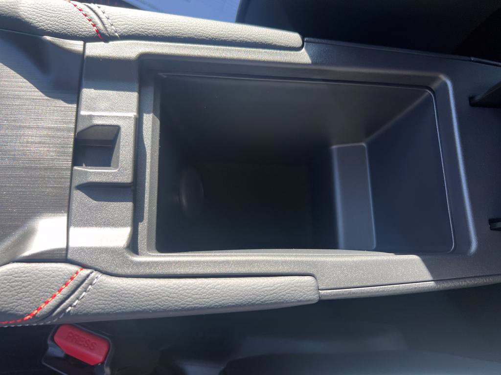 Certified 2025 Nissan Kicks SR AWD/4WD image 12
