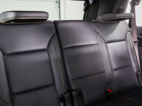 Used 2024 GMC Yukon SLT w/ SLT Premium Package AWD/4WD image 33