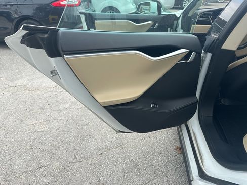 Used 2014 Tesla Model S 60 image 14