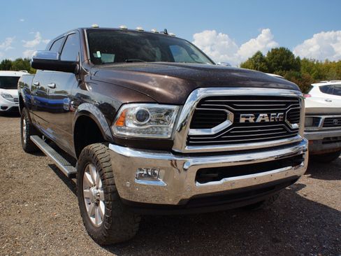 Used 2017 RAM 2500 Longhorn AWD/4WD image 3