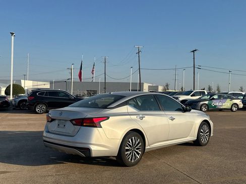 Certified 2025 Nissan Altima 2.5 SV FWD image 23
