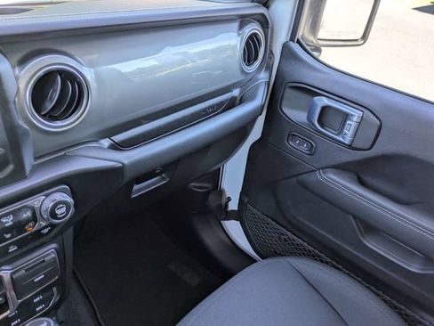 Used 2021 Jeep Wrangler Unlimited Sahara w/ Dual Top Group AWD/4WD image 17