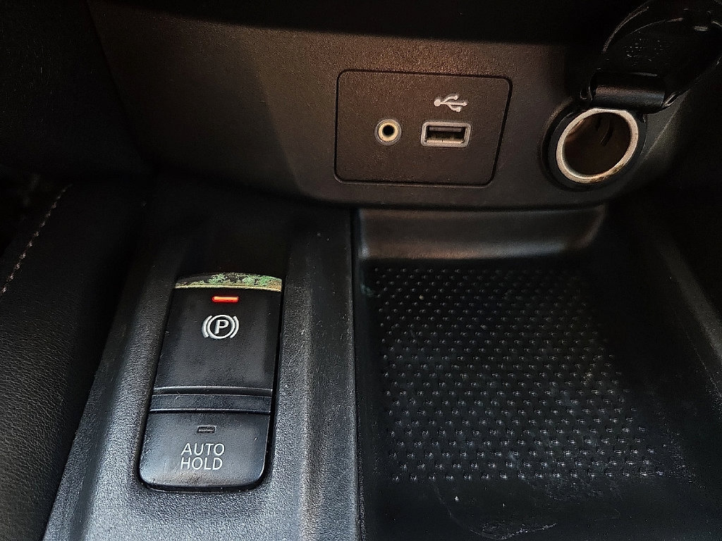 Used 2019 Nissan Rogue SL FWD image 18