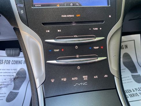 Used 2015 Lincoln MKZ w/ Equipment Group 102A Reserve FWD image 18