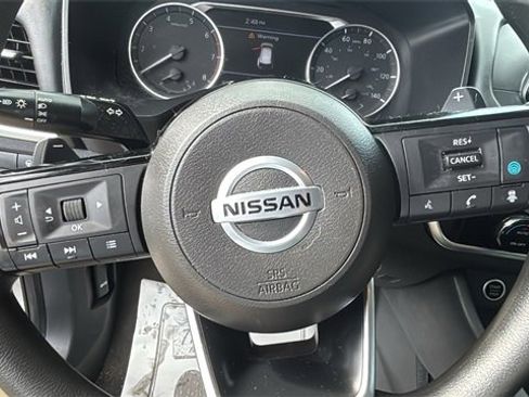 Used 2021 Nissan Rogue SV image 15