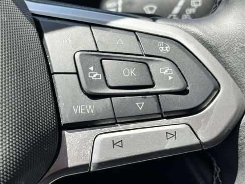 Used 2025 Volkswagen Atlas SE FWD image 26