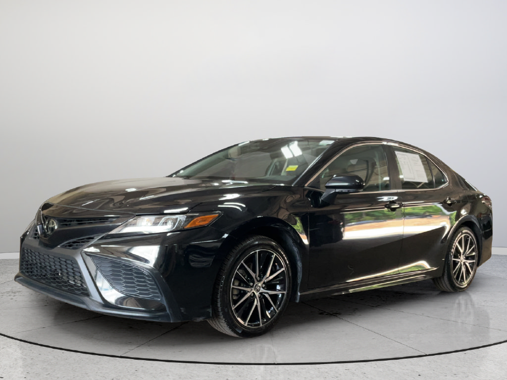 Used 2024 Toyota Camry SE FWD image 4