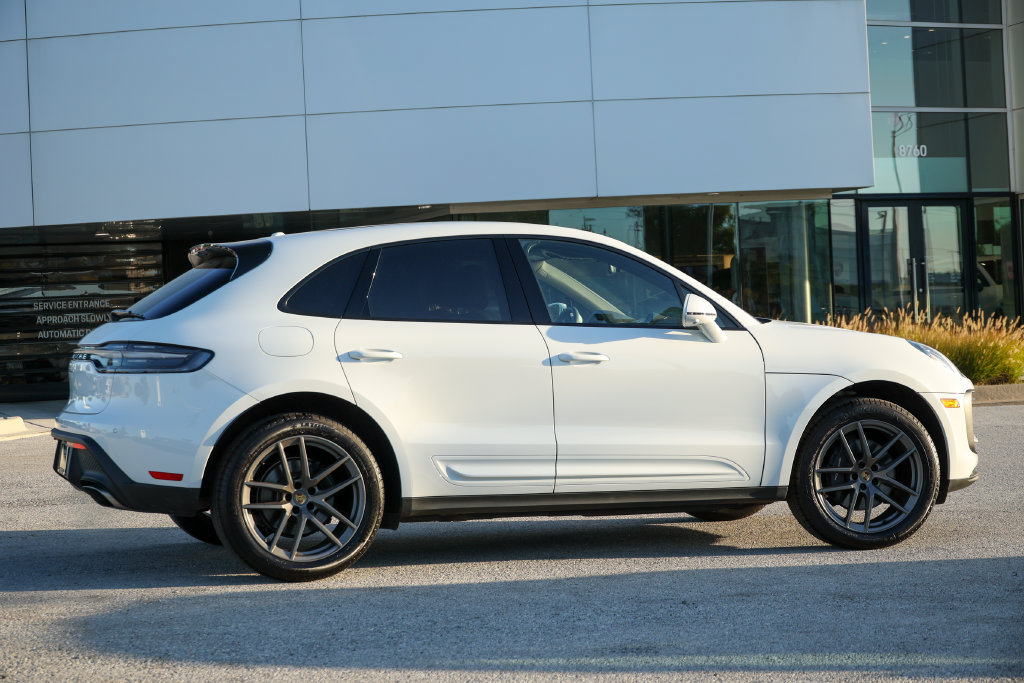 Certified 2026 Porsche Macan AWD/4WD image 13