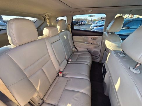 Used 2018 Nissan Murano Platinum image 17