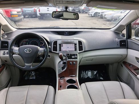 Used 2012 Toyota Venza XLE image 17