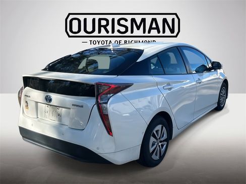 Used 2017 Toyota Prius Four image 4