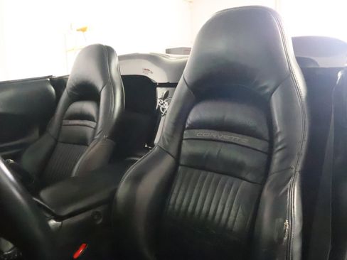 Used 2003 Chevrolet Corvette Convertible w/ Preferred Equipment Group1 RWD image 32