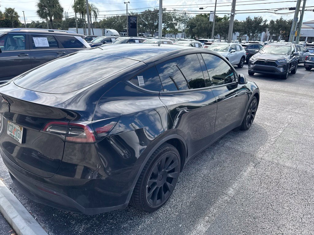 Used 2022 Tesla Model Y Long Range AWD/4WD image 4