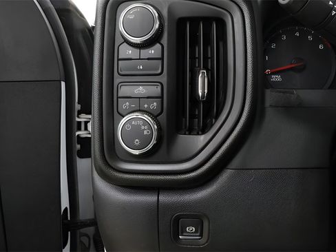 Used 2024 GMC Sierra 2500 Pro w/ Convenience Package image 17