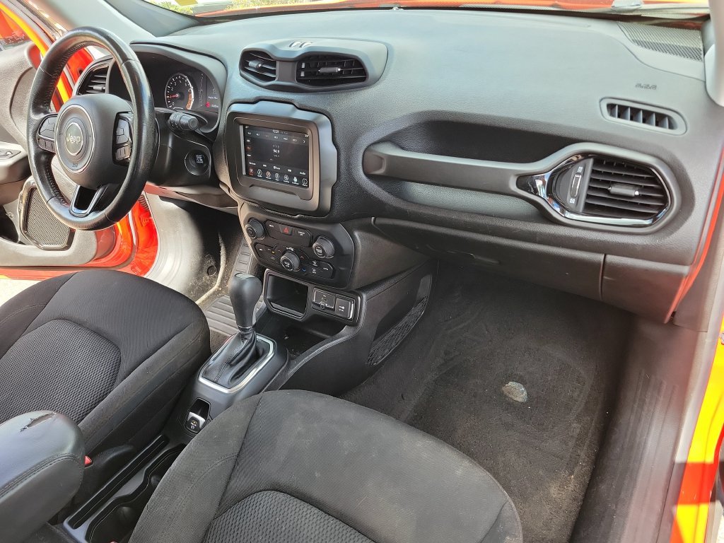 Used 2020 Jeep Renegade Altitude FWD image 13