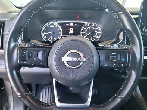 Used 2025 Nissan Pathfinder SL FWD image 33