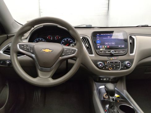 Used 2022 Chevrolet Malibu LT FWD image 22
