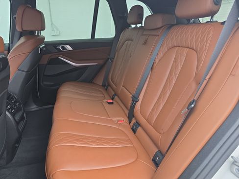 Used 2025 BMW X5 sDrive40i w/ M Sport Package RWD image 16