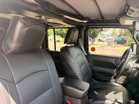 Used 2022 Jeep Wrangler Unlimited Sport AWD/4WD image 18