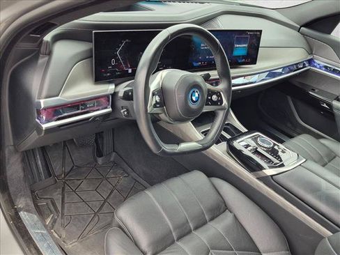 Used 2024 BMW i7 eDrive50 RWD image 4