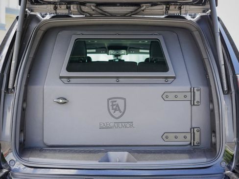 Used 2021 Chevrolet Suburban LT AWD/4WD image 8