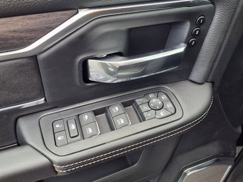 New 2026 RAM 2500 Laramie AWD/4WD image 12