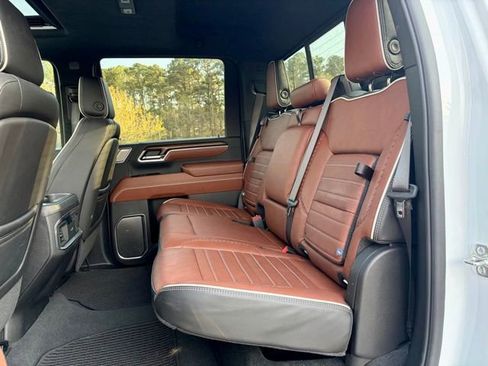 Used 2025 GMC Sierra 2500 Denali Ultimate image 28