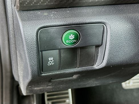 Used 2016 Honda Accord Sport image 16