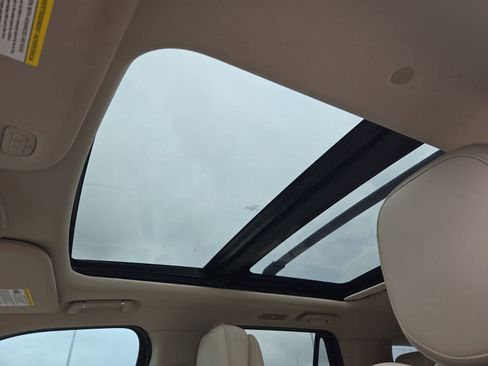 Used 2019 Lincoln Navigator Reserve AWD/4WD image 17