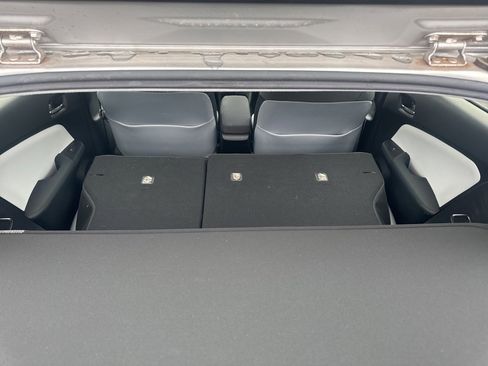 Used 2017 Toyota Prius Two image 25