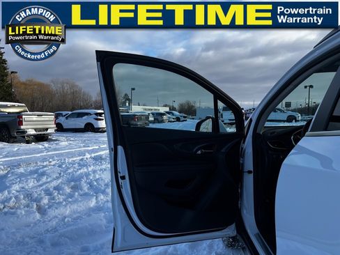 Certified 2022 Buick Encore Preferred w/ Safety Package image 19