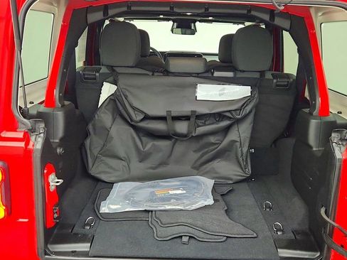 Used 2025 Jeep Wrangler Unlimited Sahara w/ Safety Group image 22