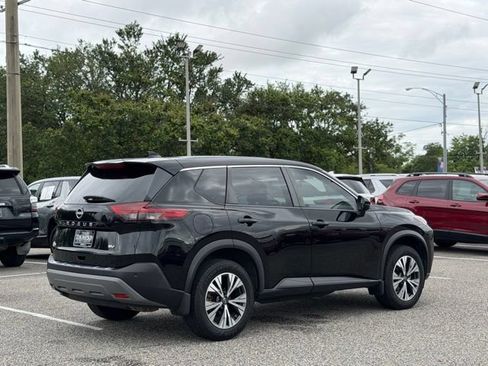 Used 2022 Nissan Rogue SV FWD image 6
