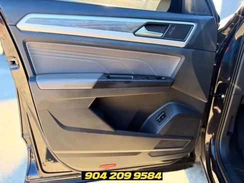 Used 2021 Volkswagen Atlas Cross Sport SE FWD image 23